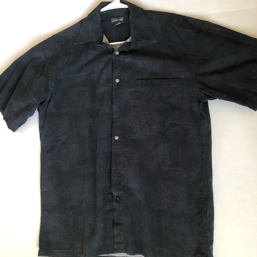 Black Short Sleeve Button-Up Shirt